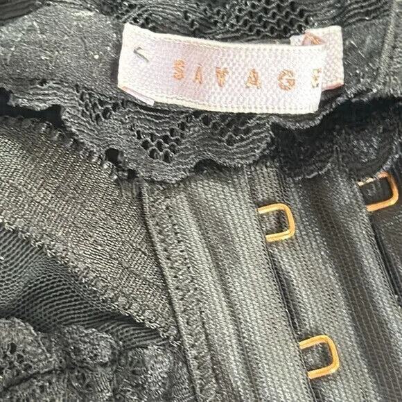 Women's Black Bra Size 32B Lace Bra No Wire Adaptable Savage X Fenty ada… - Picture 9 of 12